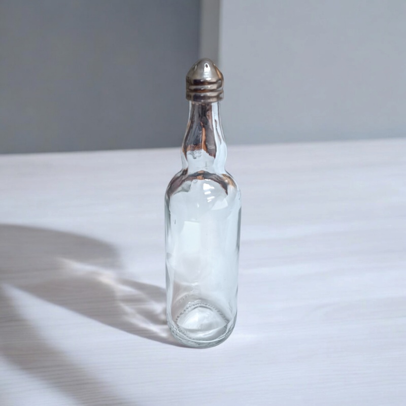 Salt Shaker Glass with Metal Lid RG321106