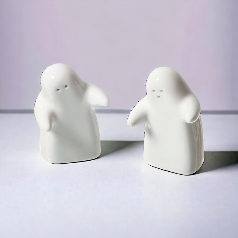 Ceramic Hugging White Salt and Paper Shaker