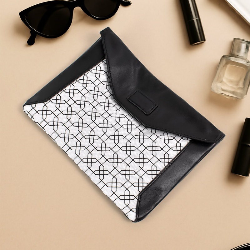 Multipurpose Pouch With Magnetic Lock(1 Pc / 1914 Cm)