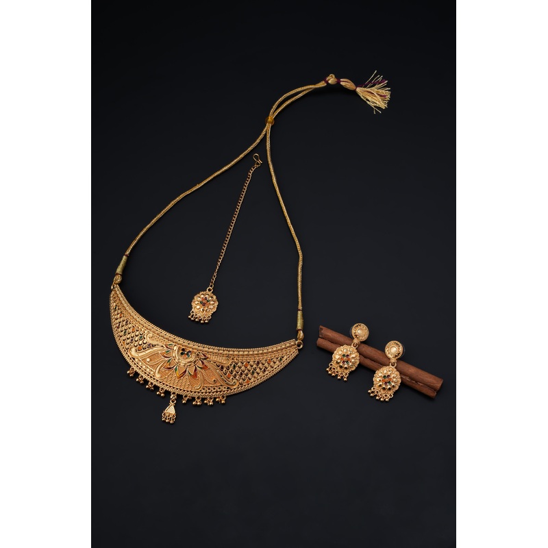 Women’s Choker Set with Earrings and Tika