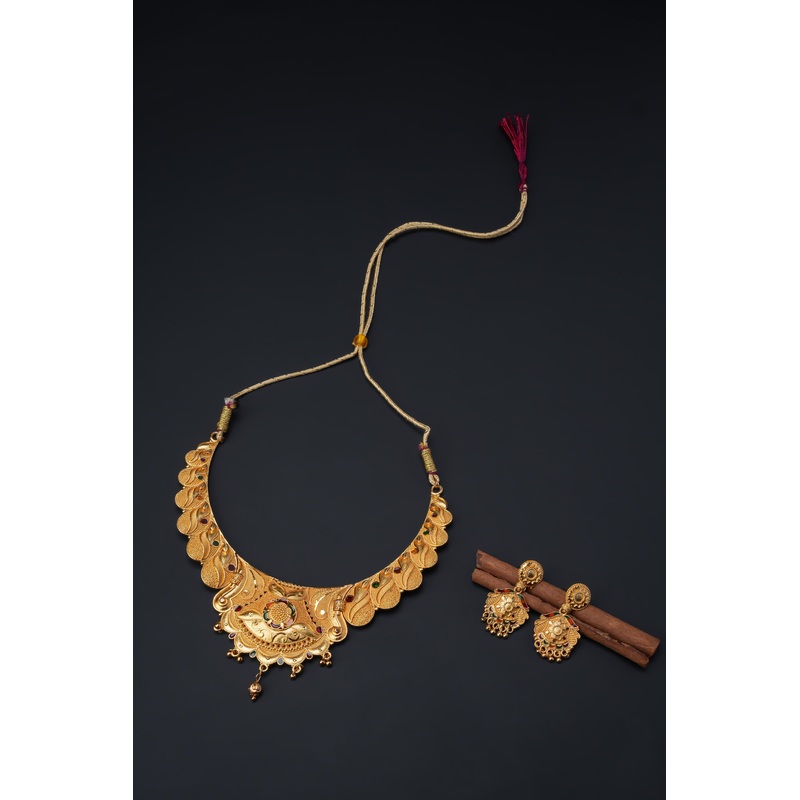 Women’s Elegant Choker Set with Matching Earrings